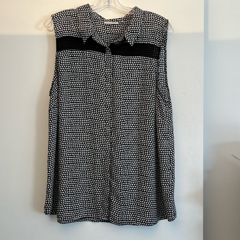 Halogen sleeveless, button down extra large blouse.